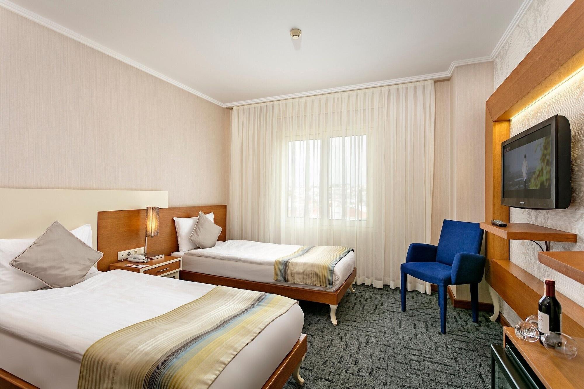 Sisus Hotel Чешме Екстер'єр фото