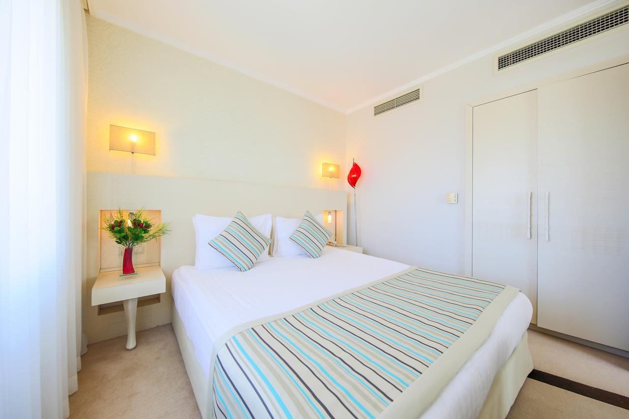 Sisus Hotel Чешме Екстер'єр фото