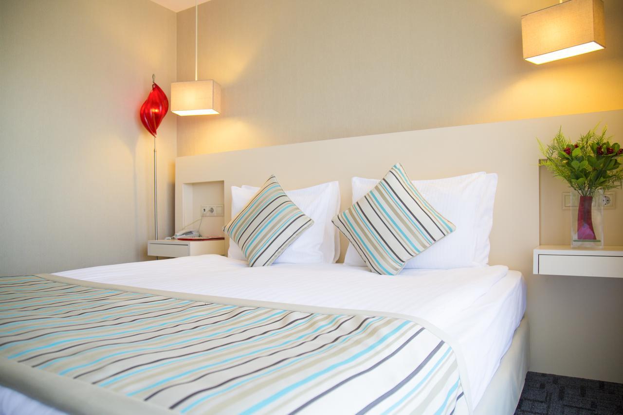 Sisus Hotel Чешме Екстер'єр фото