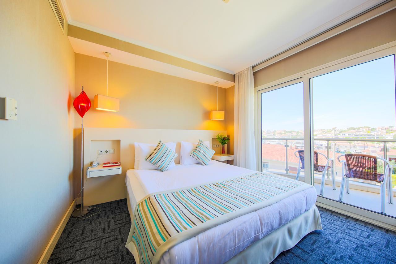 Sisus Hotel Чешме Екстер'єр фото