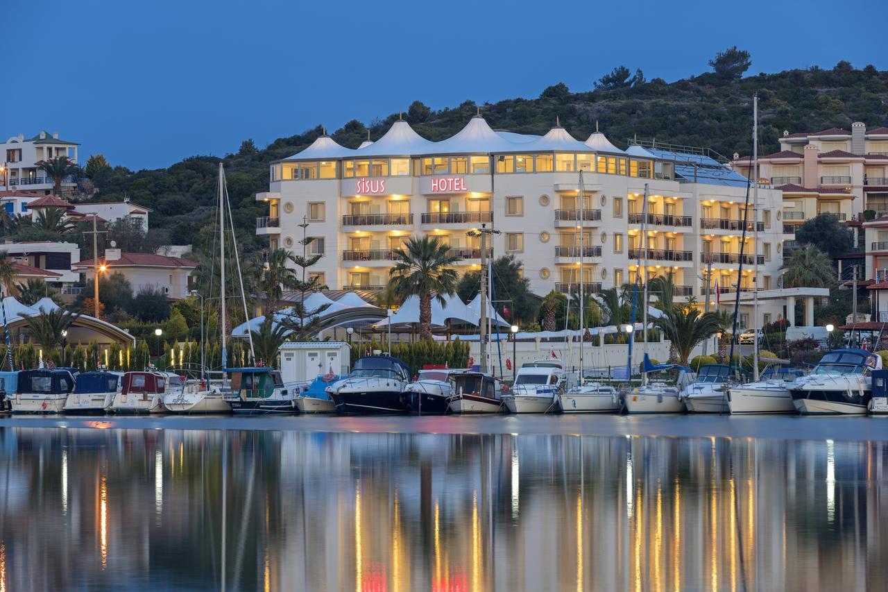 Sisus Hotel Чешме Екстер'єр фото