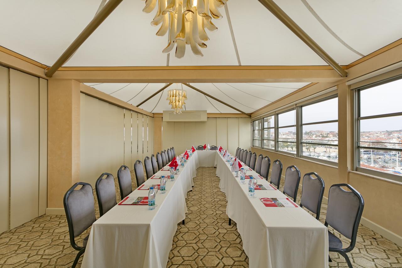 Sisus Hotel Чешме Екстер'єр фото