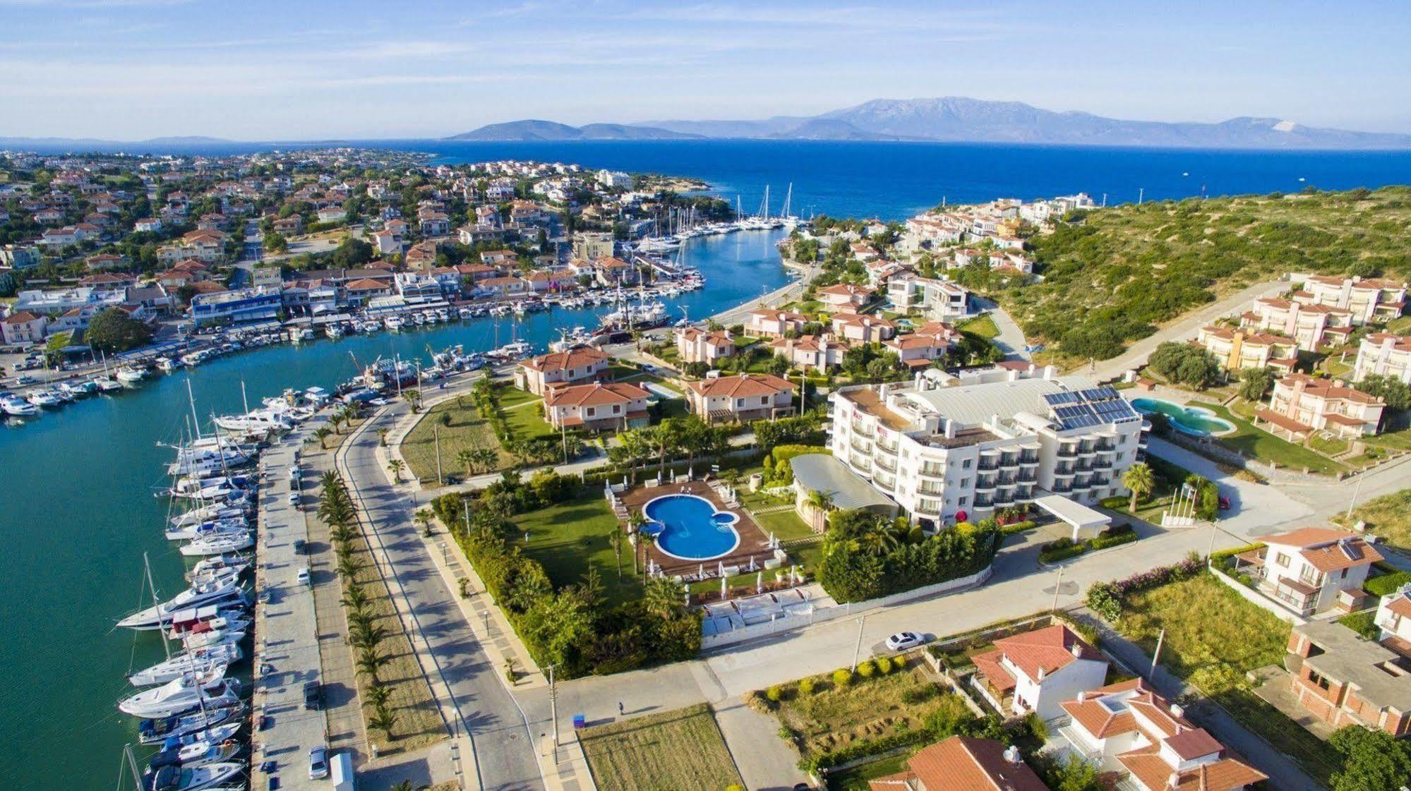 Sisus Hotel Чешме Екстер'єр фото